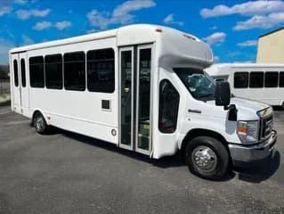 2017 Starcraft Allstar bus