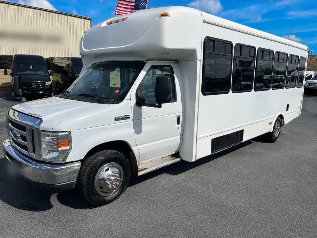 2017 Starcraft Allstar Shuttle Bus - Image 2
