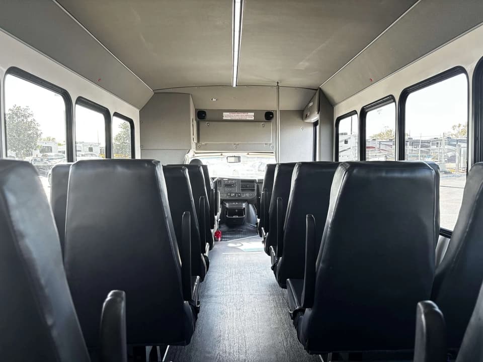 2021 Chevy G4500 Shuttle Bus - Image 9