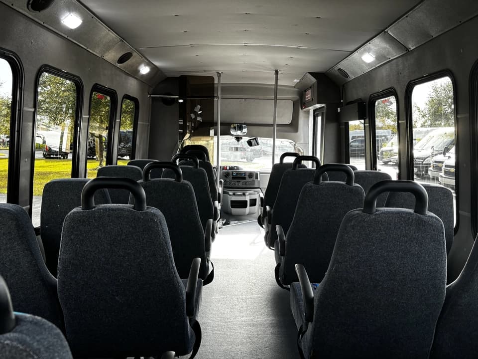 2021 Ford E450 Shuttle Bus - Image 5