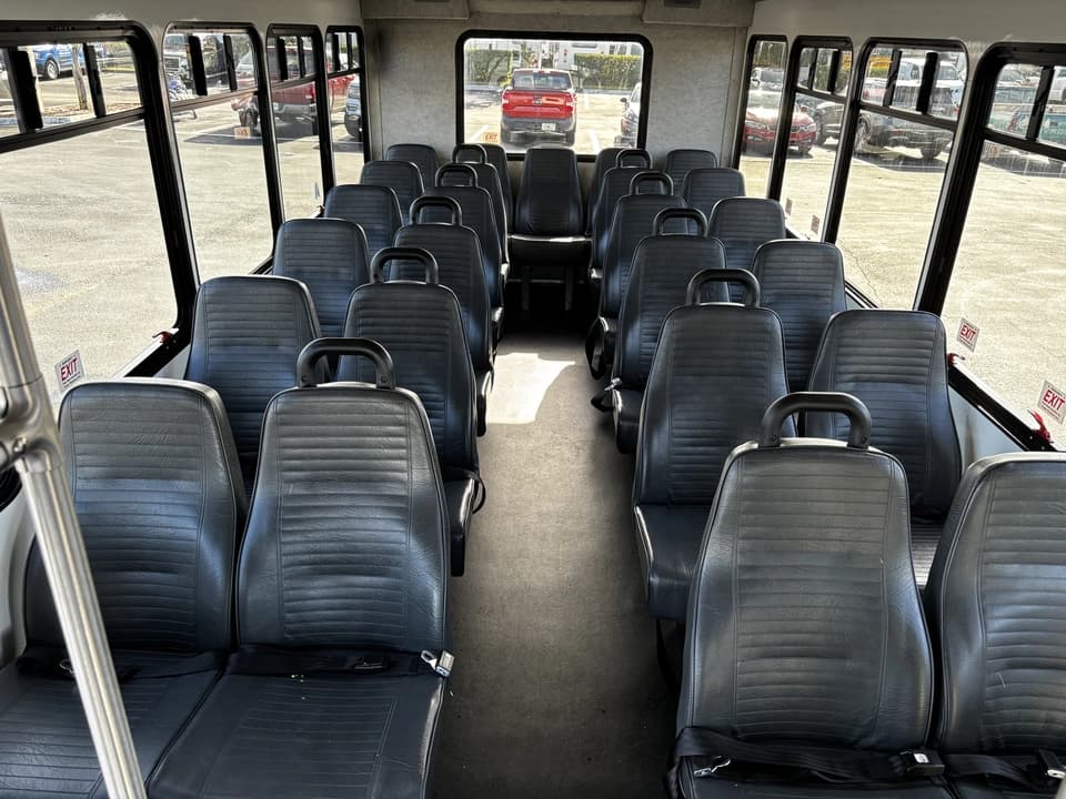 2020 Ford E450 Shuttle Bus - Image 2