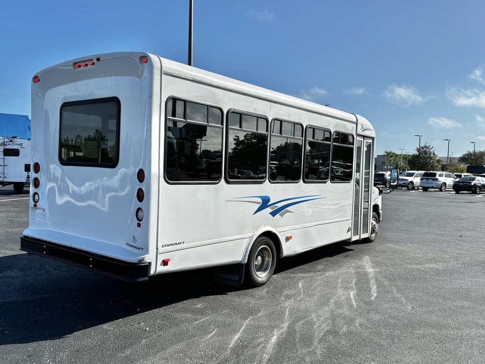 2020 Ford E450 Shuttle Bus - Image 12