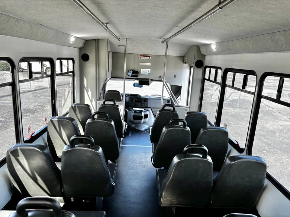 2020 Ford E450 Shuttle Bus - Image 8