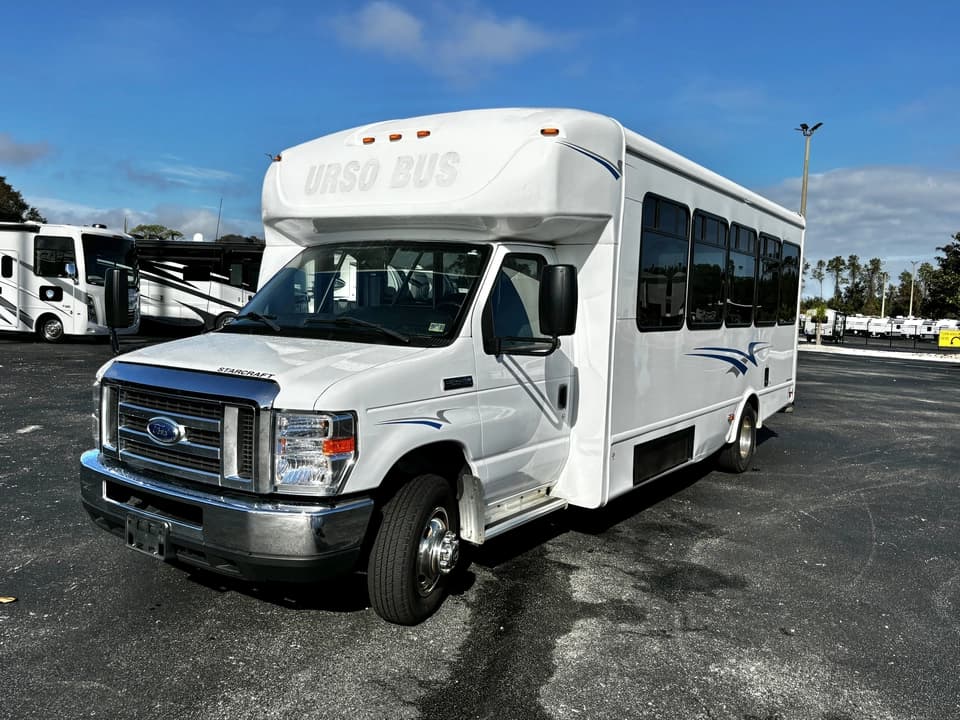 2020 Ford E450 Shuttle Bus - Image 10