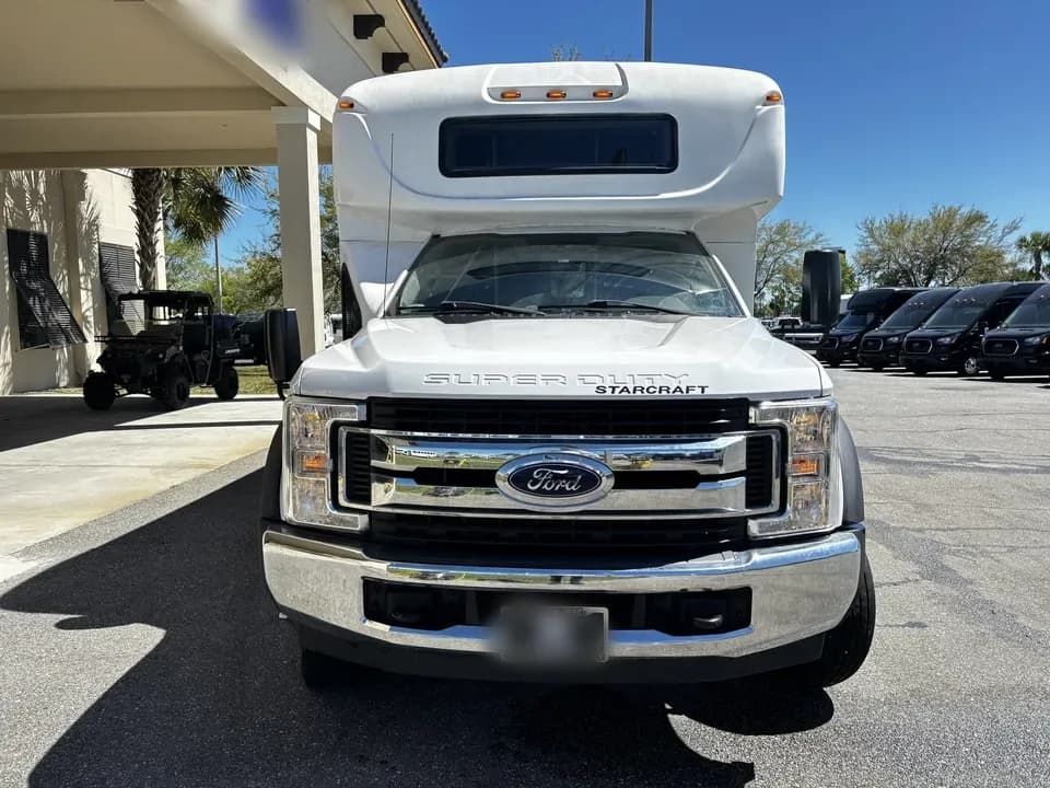 2019 Ford F550 Shuttle Bus - Image 12