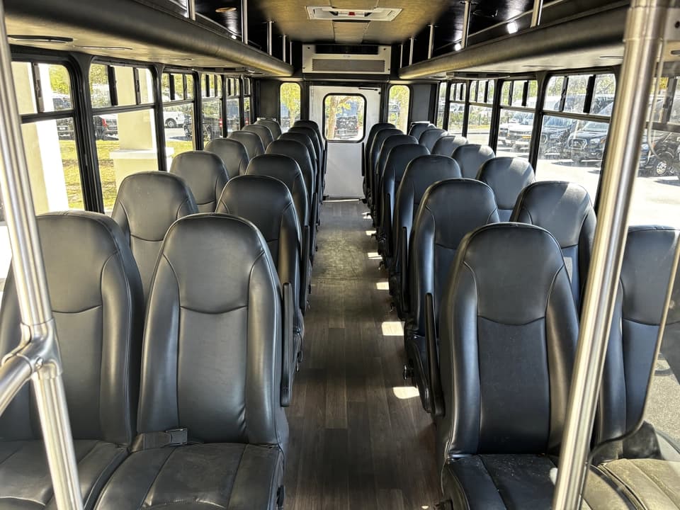 2019 Ford F550 Shuttle Bus - Image 2