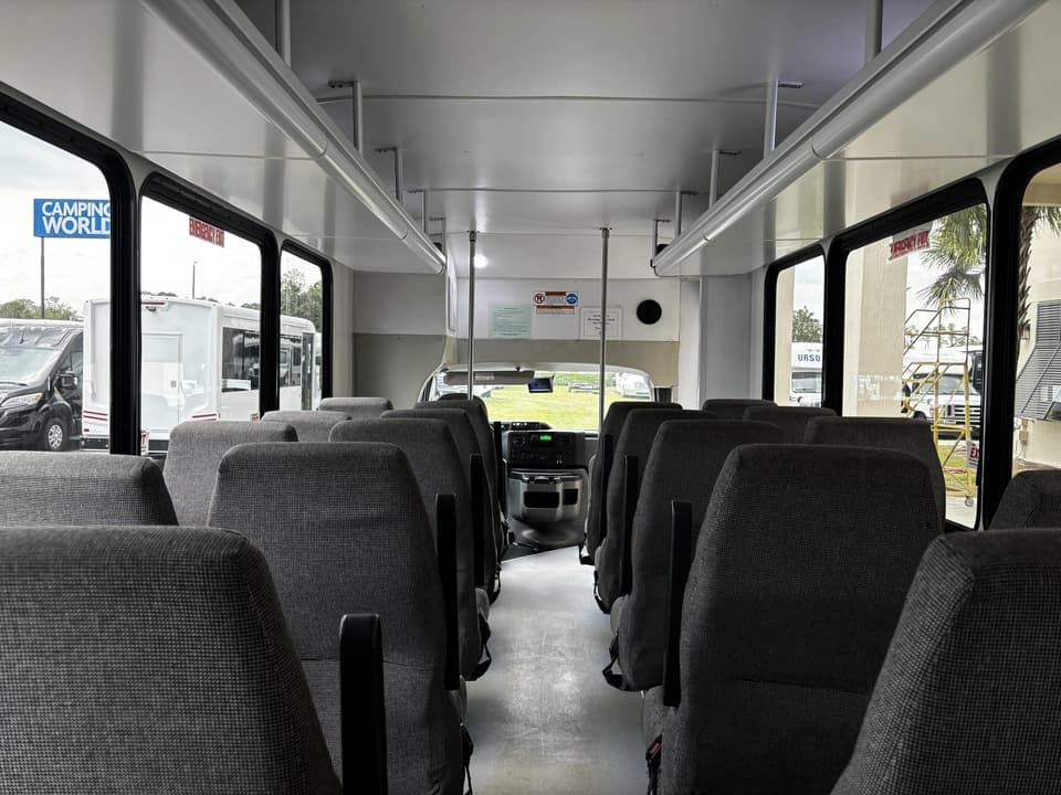 2018 Ford E450 Shuttle Bus - Image 14