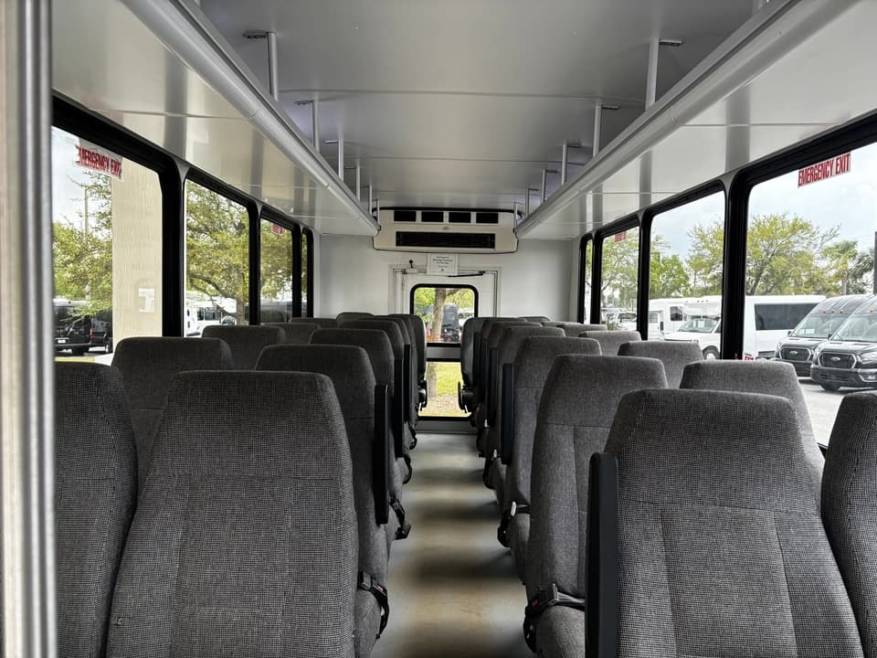 2018 Ford E450 Shuttle Bus - Image 10