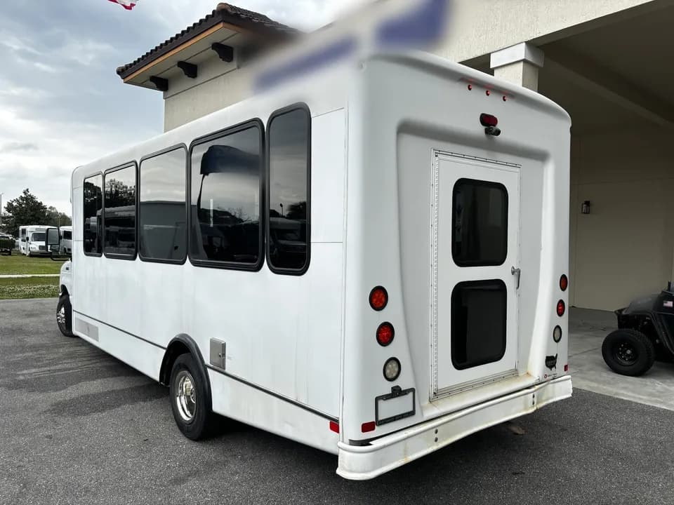 2018 Ford E450 Shuttle Bus - Image 2