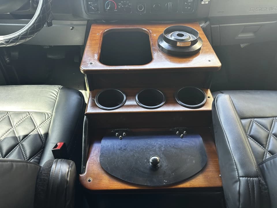 2018 Ford E350 Shuttle Bus - Image 8