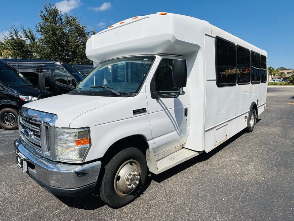 2017 Ford E450 Shuttle Bus - Image 1