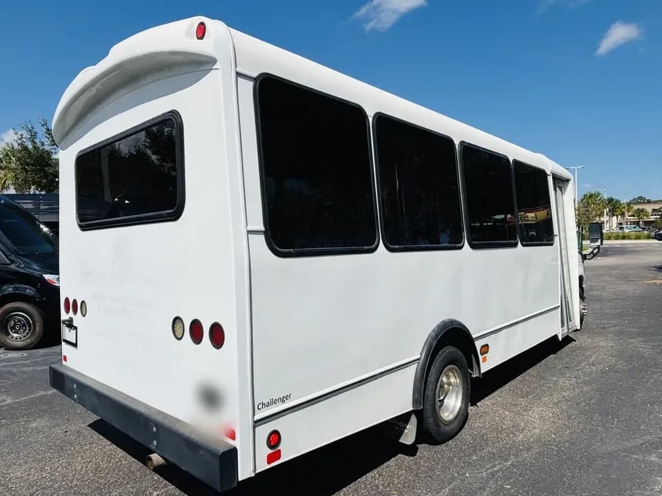 2017 Ford E450 Shuttle Bus - Image 2