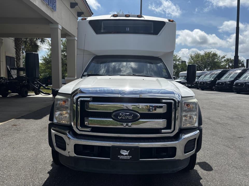 2016 Ford F550 Shuttle Bus - Image 7