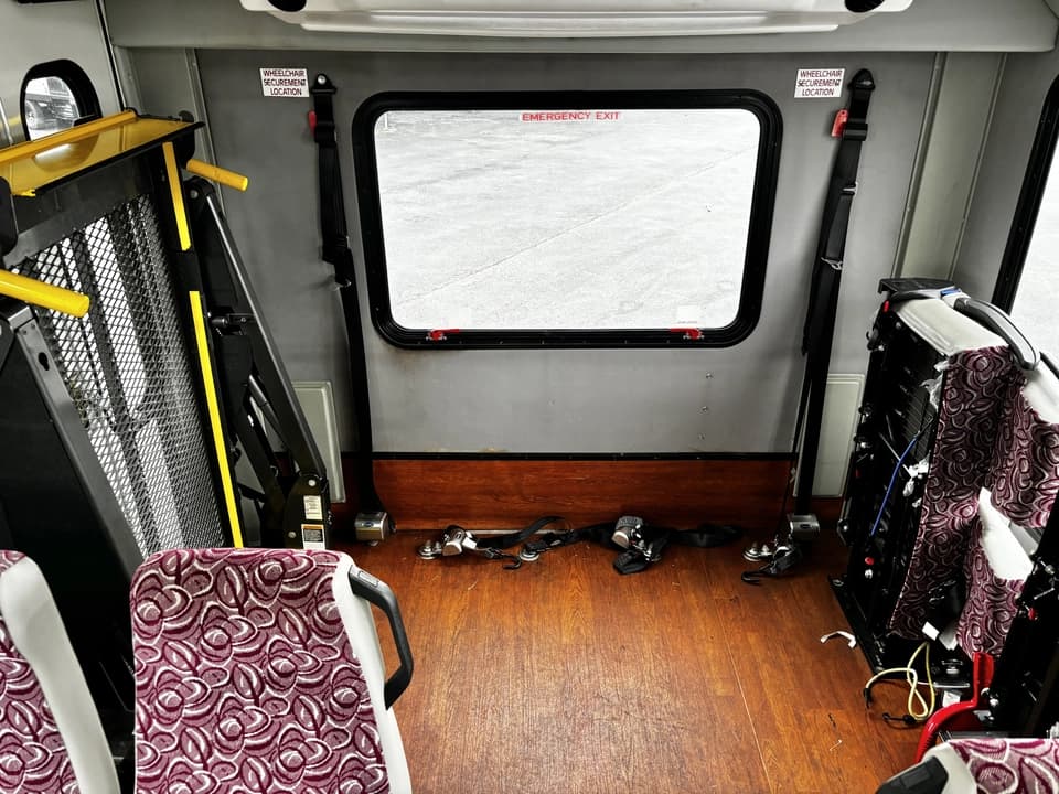2015 Freightliner S2C Shuttle Bus - Image 8