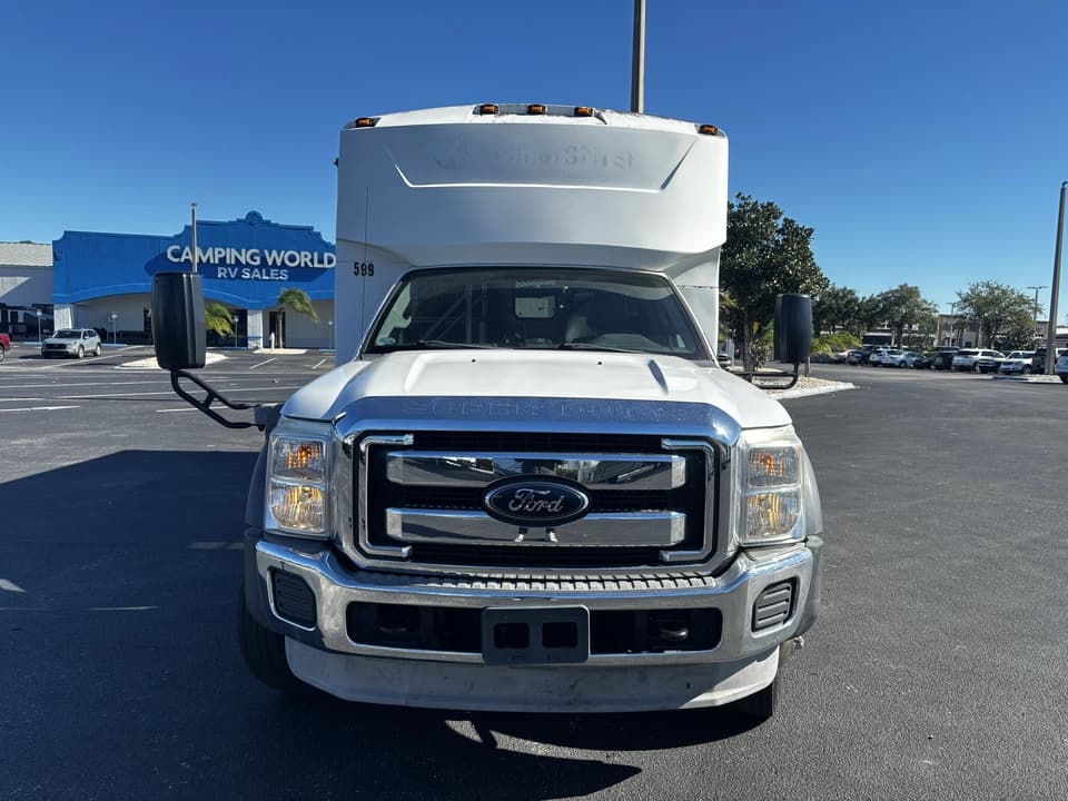 2012 Ford F550 Shuttle Bus - Image 6