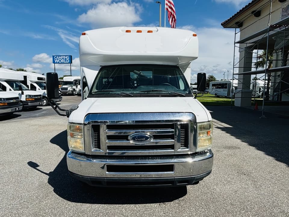 2012 Ford E350 Shuttle Bus - Image 2