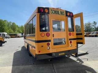 2013 Chevrolet 4500 bus