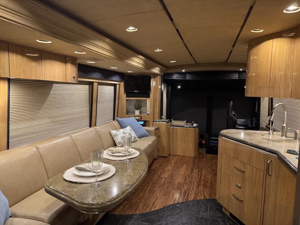 2007 Prevost Marathon H3-45 Motorhome - Image 30