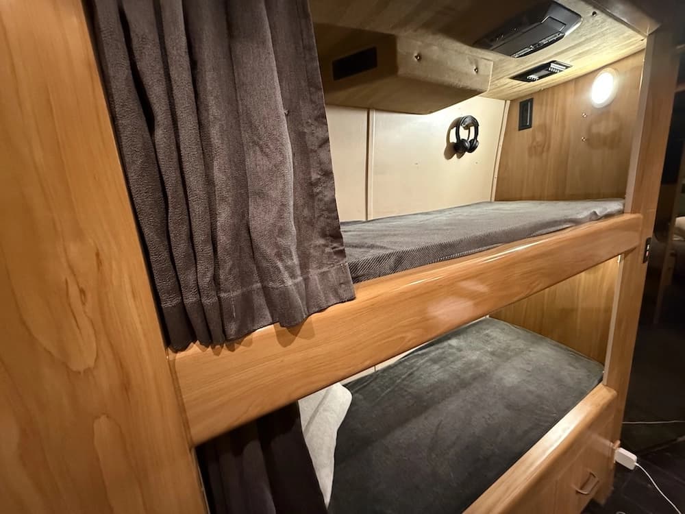 2007 Prevost Marathon H3-45 Motorhome - Image 32
