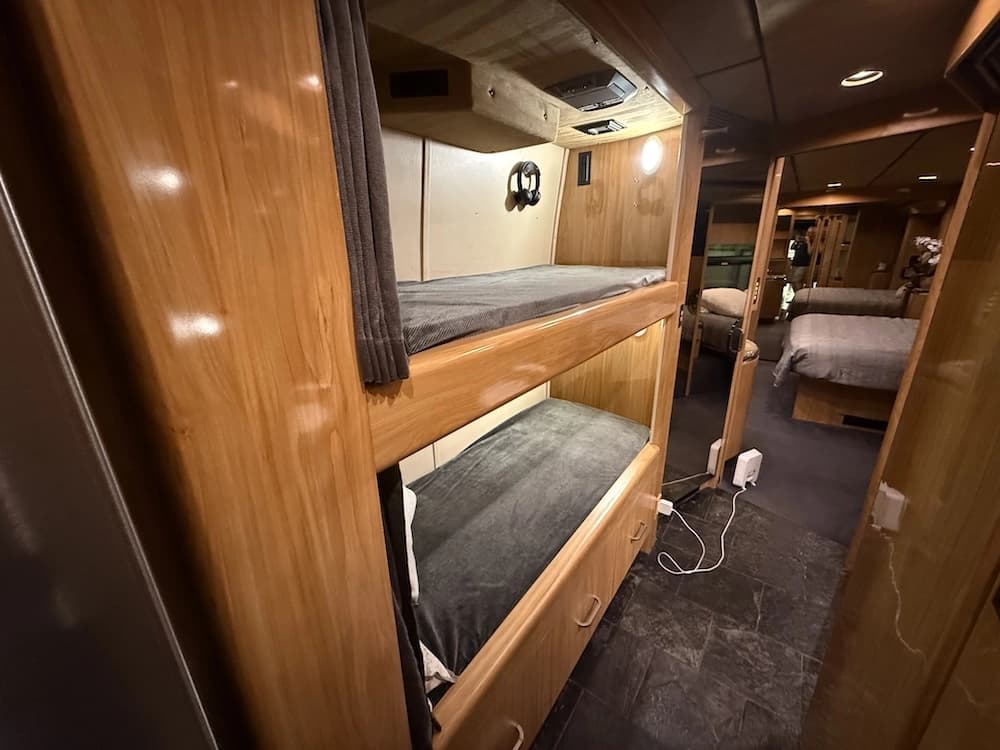 2007 Prevost Marathon H3-45 Motorhome - Image 33