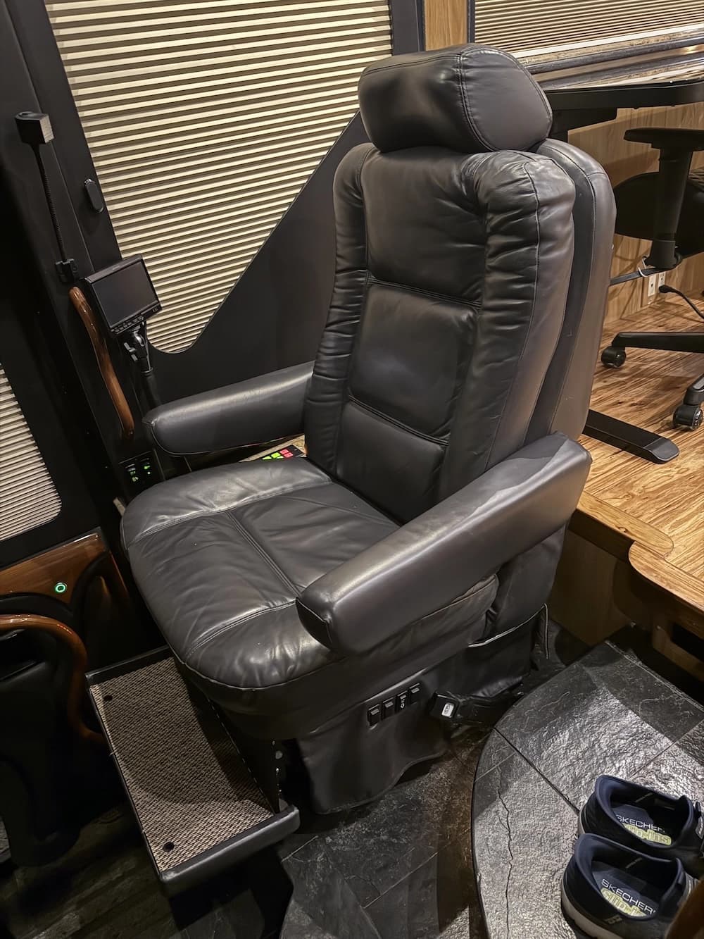 2007 Prevost Marathon H3-45 Motorhome - Image 37