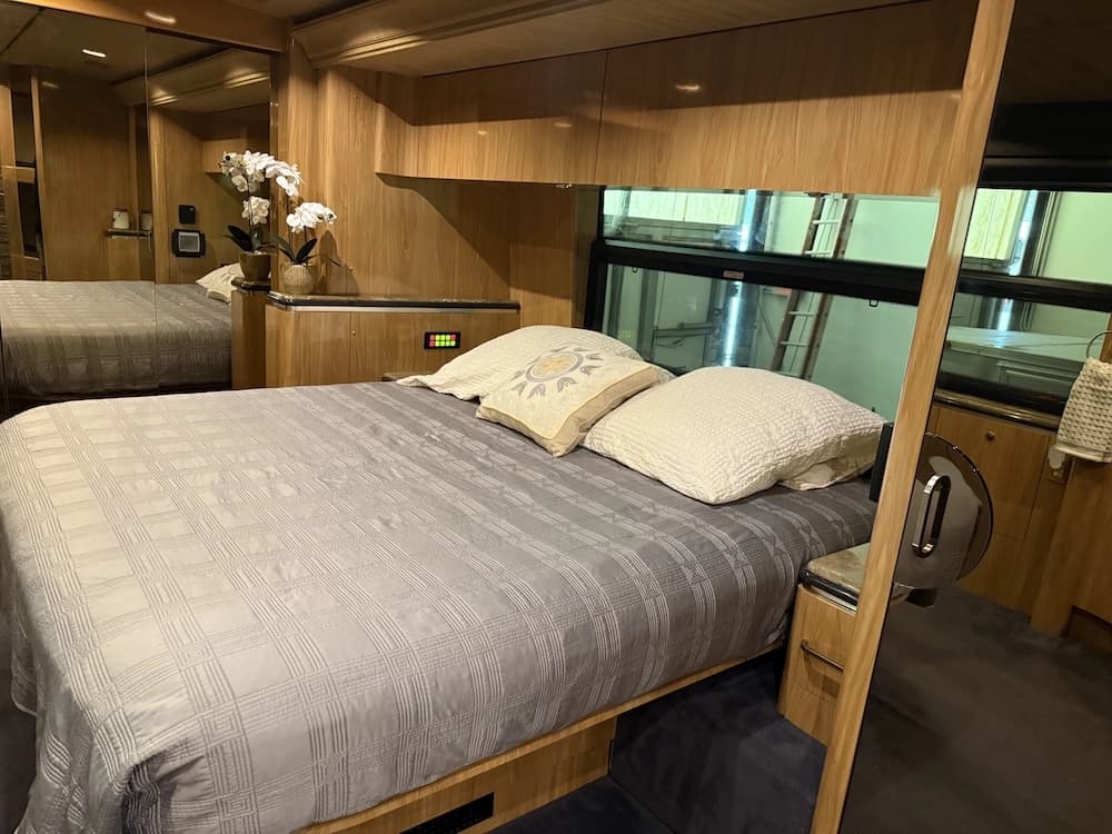 2007 Prevost Marathon H3-45 Motorhome - Image 47