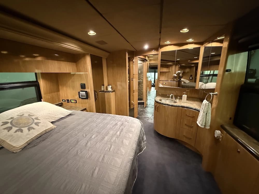 2007 Prevost Marathon H3-45 Motorhome - Image 49