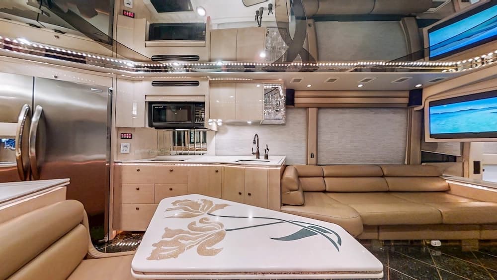 1999 Prevost Featherlite H3-45 Motorhome - Image 15