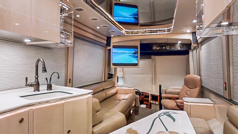 1999 Prevost Featherlite H3-45 Motorhome - Image 37
