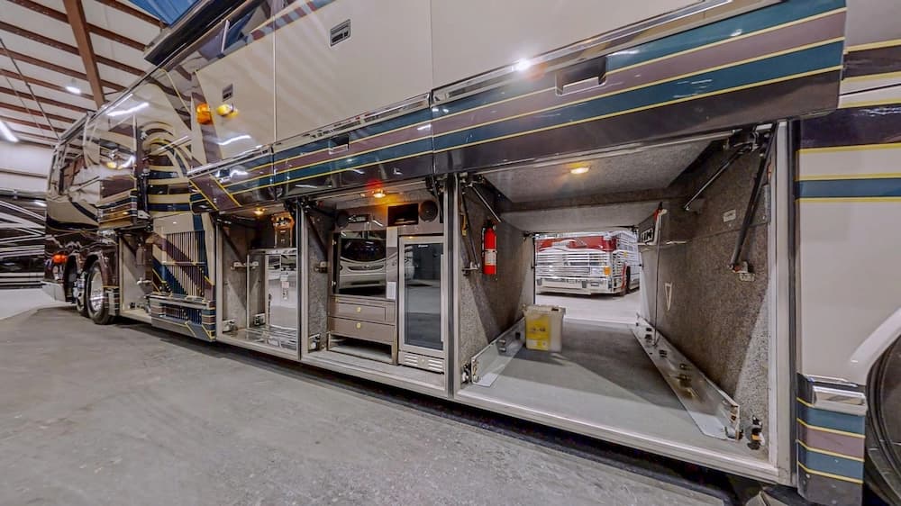 1999 Prevost Featherlite H3-45 Motorhome - Image 47