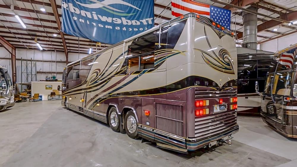 1999 Prevost Featherlite H3-45 Motorhome - Image 49