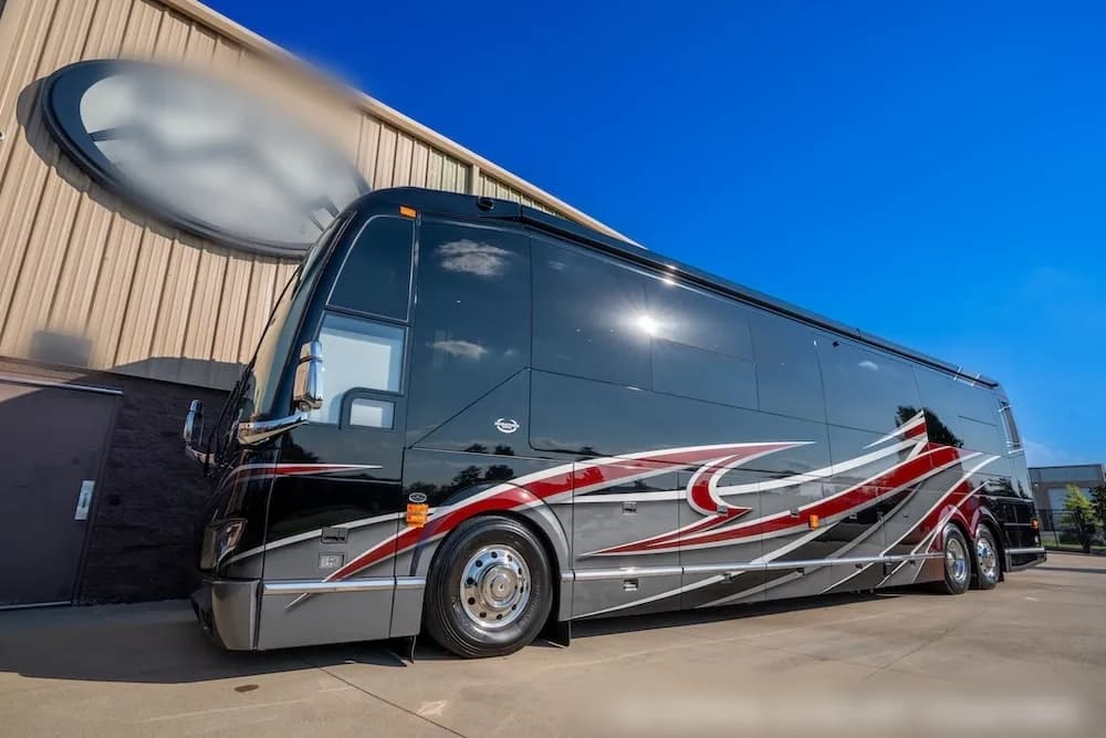 2021 Prevost Marathon H3-45 Motorhome - Image 1