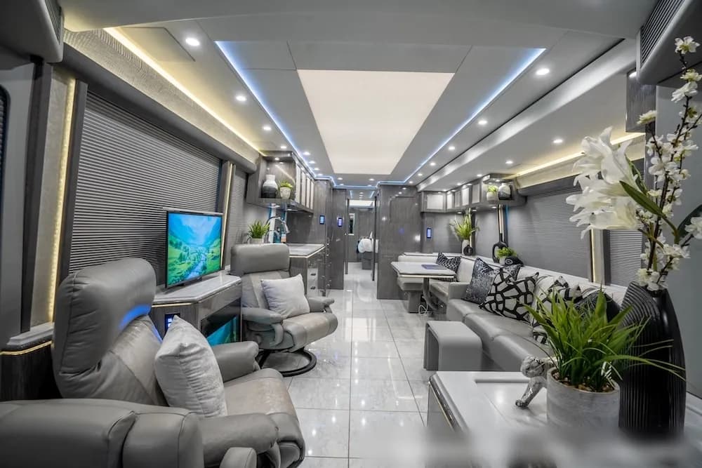2021 Prevost Marathon H3-45 Motorhome - Image 14