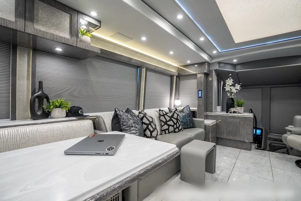 2021 Prevost Marathon H3-45 Motorhome - Image 17