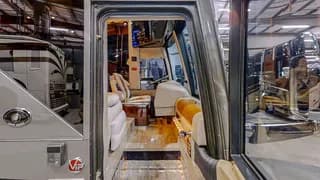 2004 Prevost (NFI) Featherlite H3-45 bus