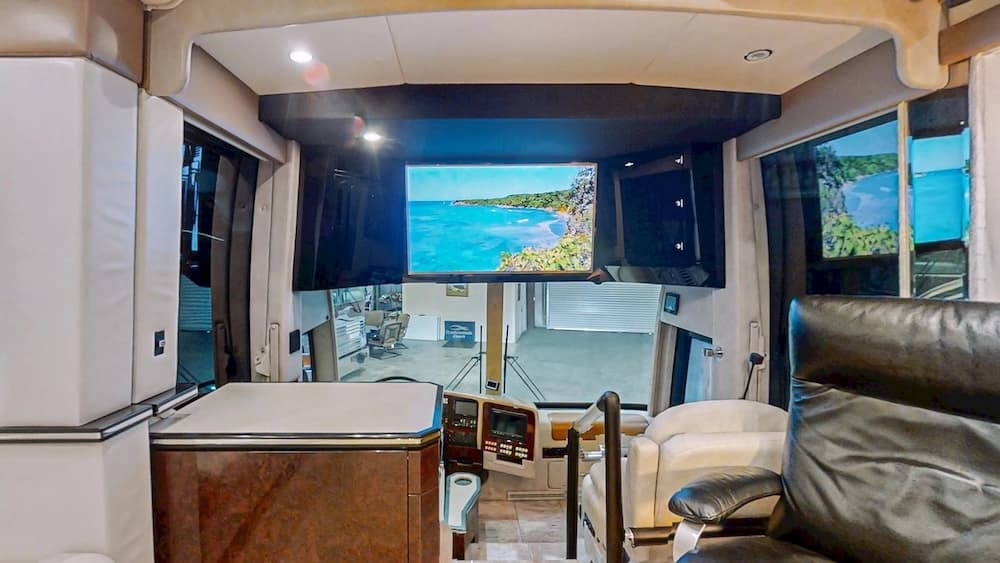 2004 Prevost Featherlite H3-45 Motorhome - Image 38