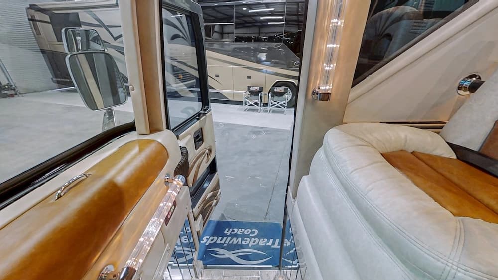 2004 Prevost Featherlite H3-45 Motorhome - Image 40