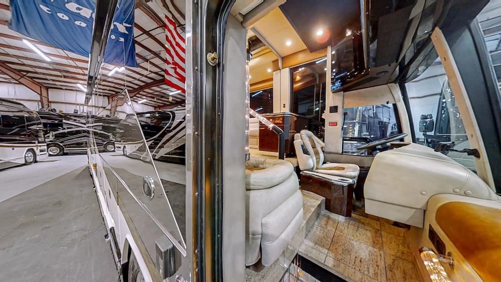 2004 Prevost Featherlite H3-45 Motorhome - Image 41