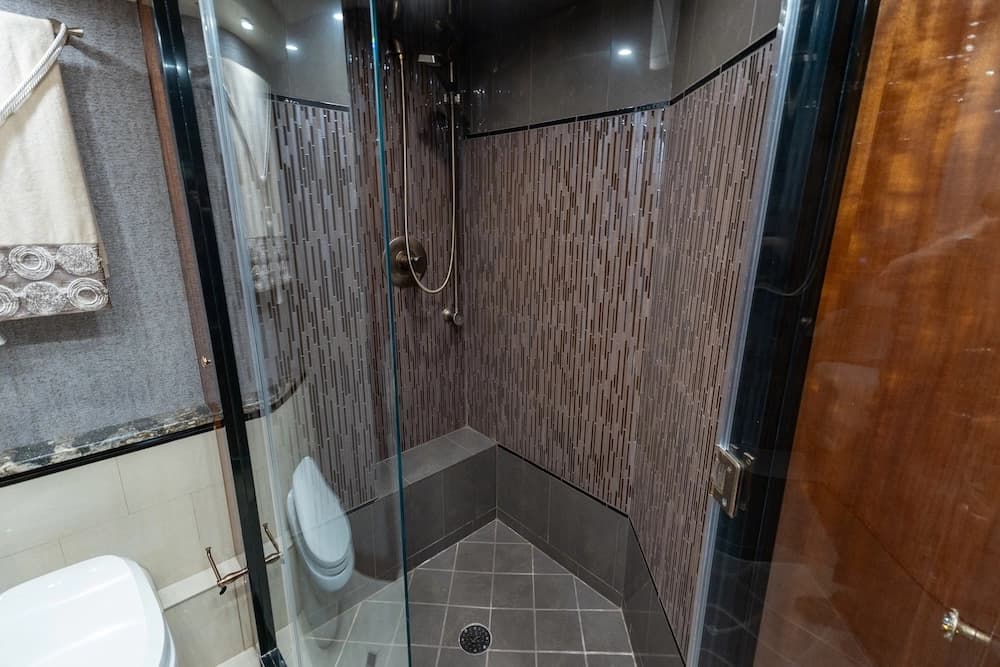 Millennium H3-45 #23997 - Image 29