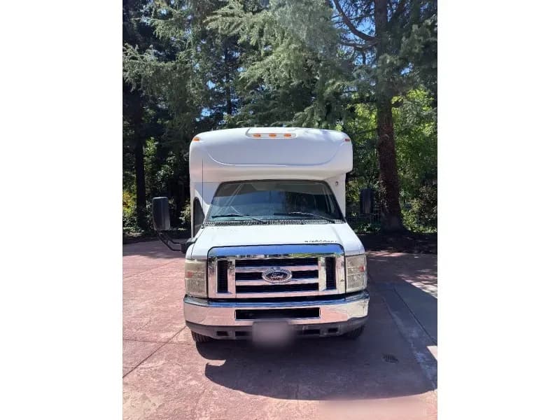2015 Ford E-450 Cutaway Party Bus - Image 3