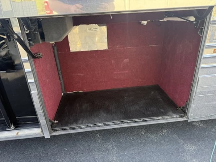 2005 Prevost XLII 40 Motorhome - Image 30