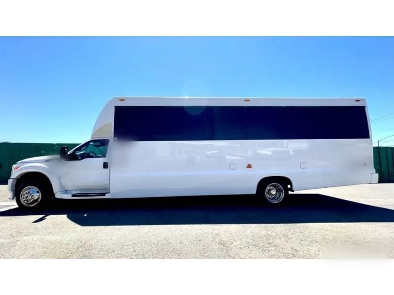 2015 Ford F-550 Tiffany Party Bus - Image 5