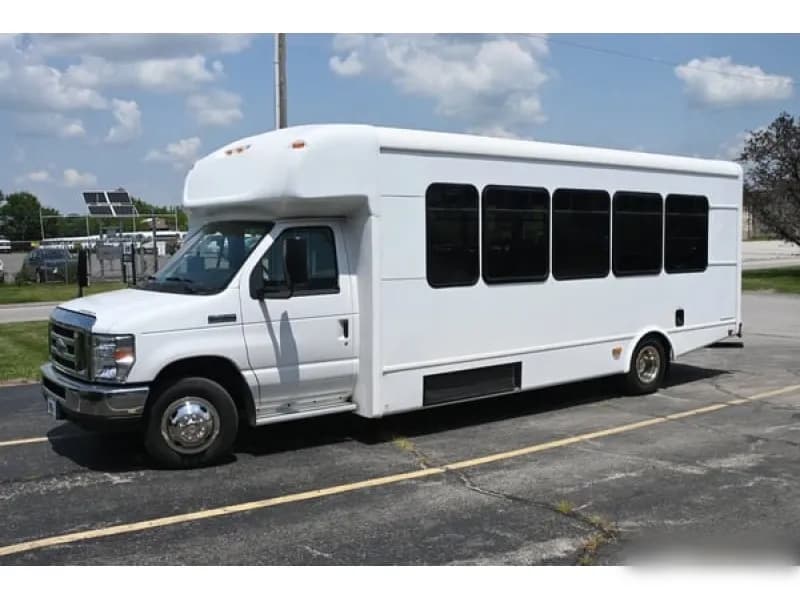 2019 Ford E-450 Cutaway Shuttle Bus - Image 2