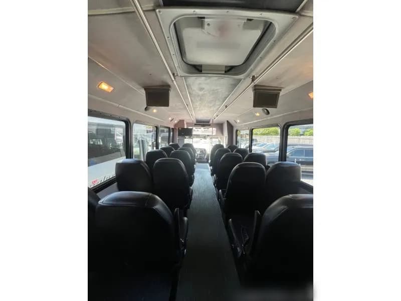 2013 Freightliner M2 Cutaway Shuttle Bus - Image 4