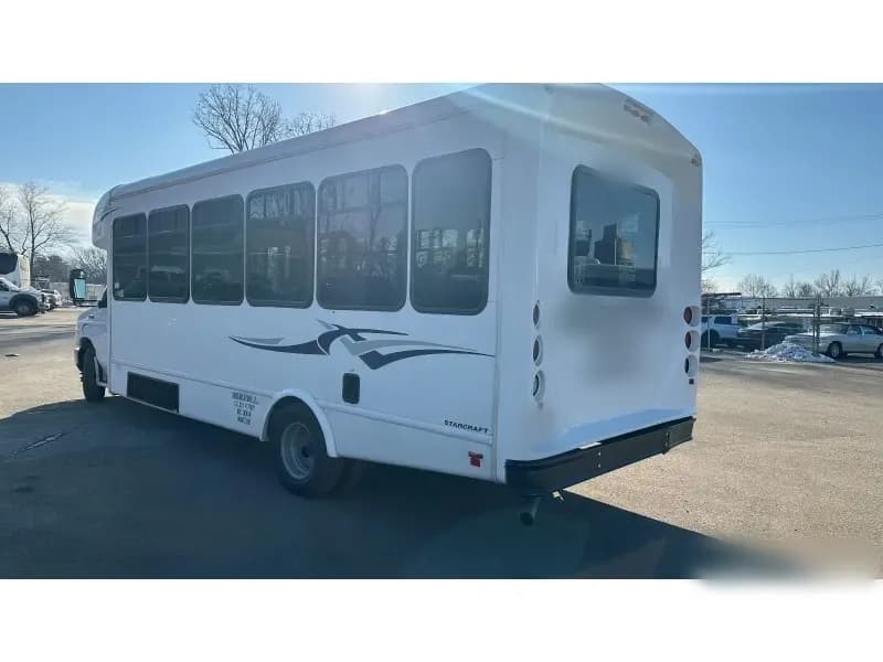 2018 Ford E-450 Cutaway Shuttle Bus - Image 7