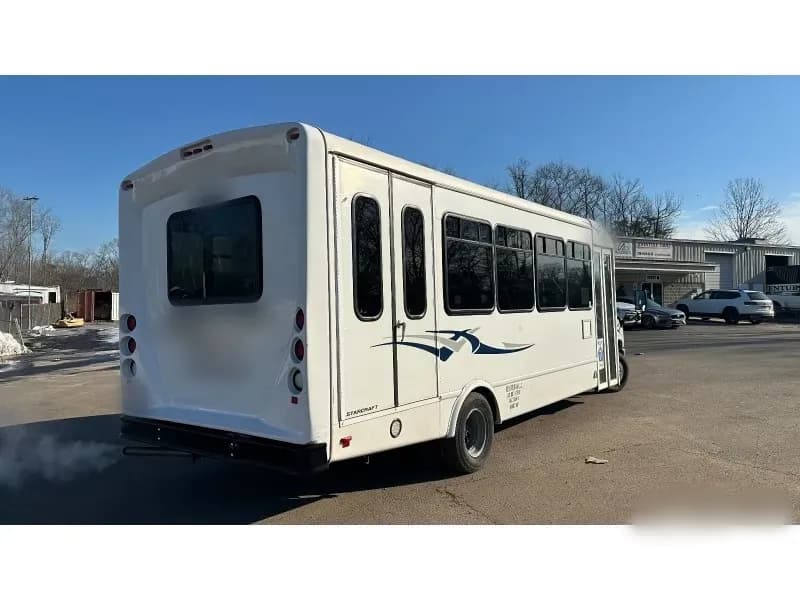 2018 Ford E-450 Cutaway Shuttle Bus - Image 8