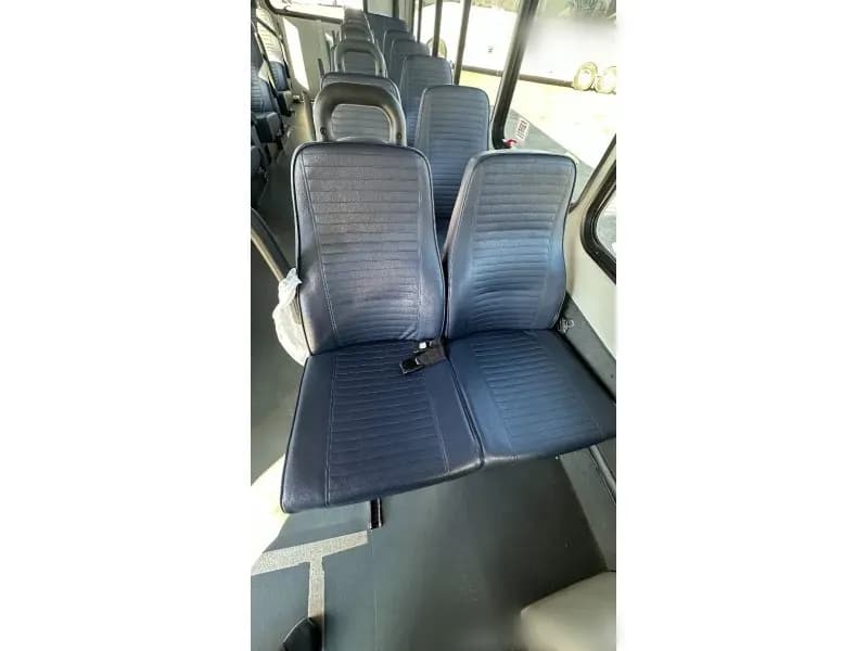 2018 Ford E-450 Cutaway Shuttle Bus - Image 10
