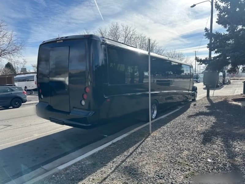 2016 Gretch Bus - Image 4