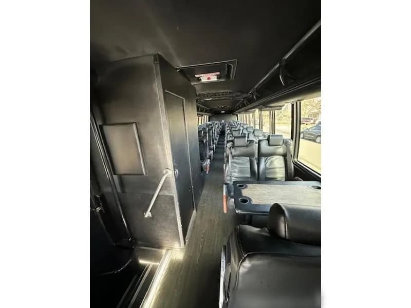 2016 Gretch Bus - Image 7