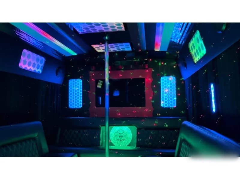 2012 Ford E-450 Cutaway Party Bus - Image 8